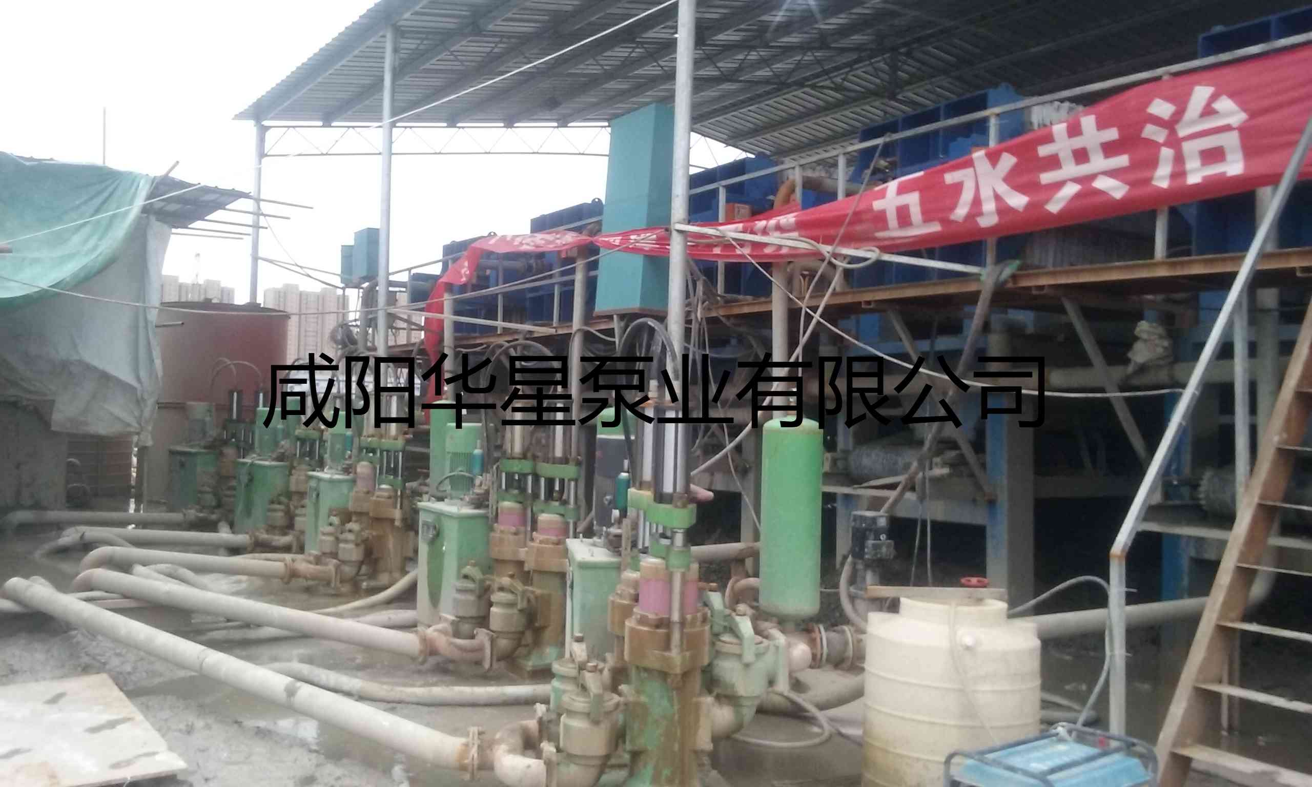 華星陶瓷柱塞泵打樁污泥使用現(xiàn)場-03